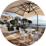 Blick auf die terrazza a Napoli im Grand Hotel Excelsior